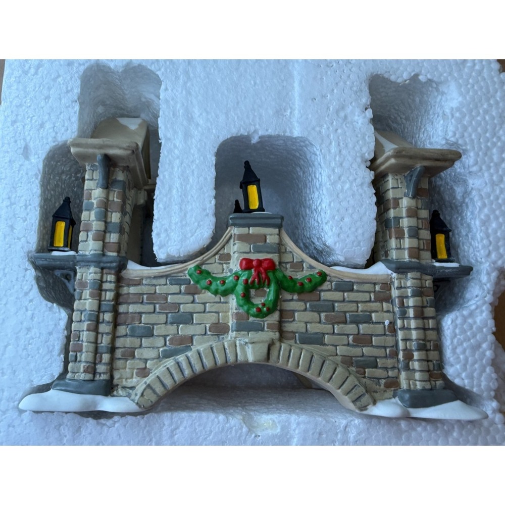 Department 56 Dickens Village Regent's Park Footbridge Porcelain Accessory #8072